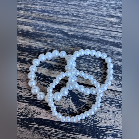 Elegant  Pearl Beaded Fashion Stretch Bracelets Set of 3 - Picture 1 of 1